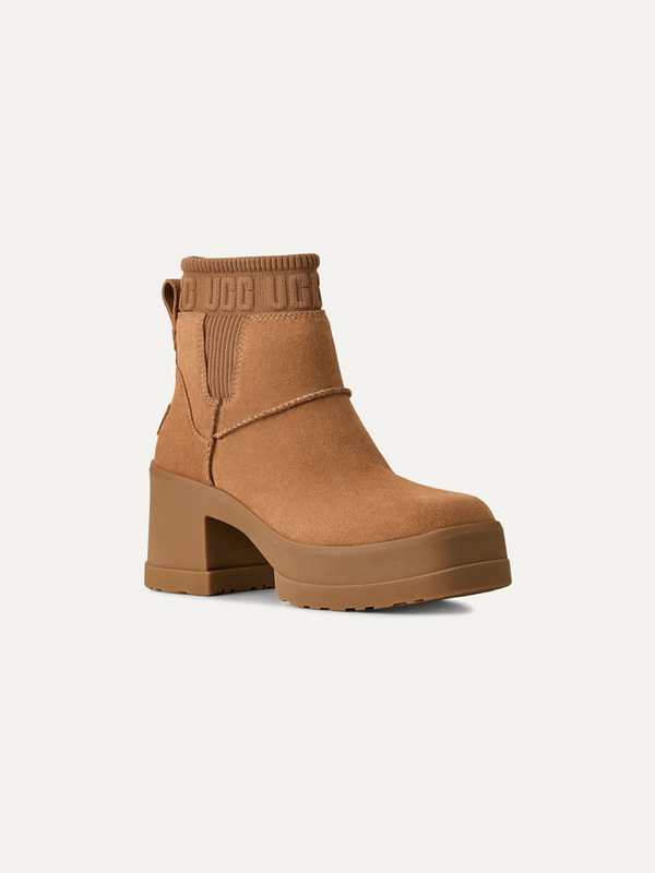 Women's UGG Moxy Chelsea Boots – Chestnut – view 2